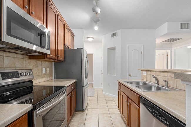 Building Photo - Arvada - Check out this 1 bed / 1 bath BEA...