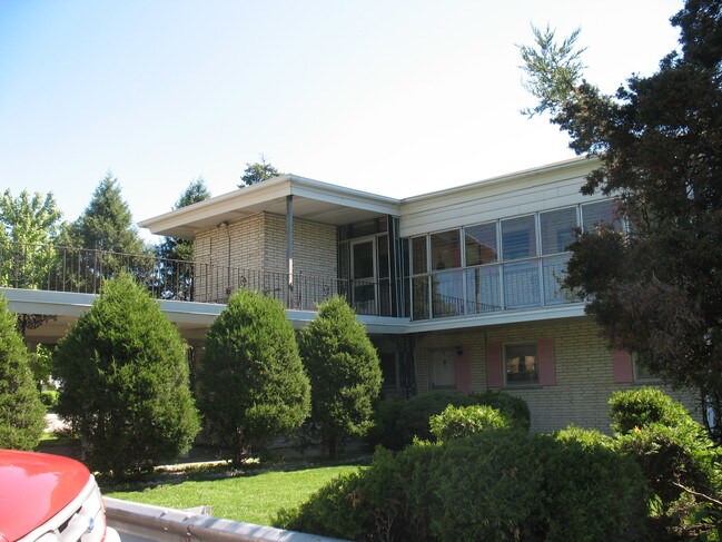 Foto del edificio - 5629 Saint Charles Rd