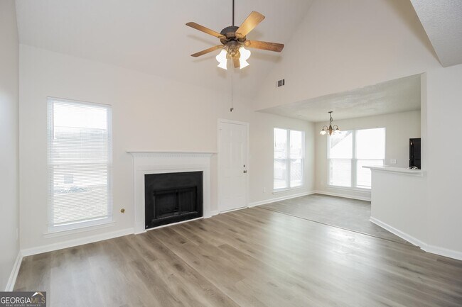 Building Photo - 4025 Meadow Glen Way