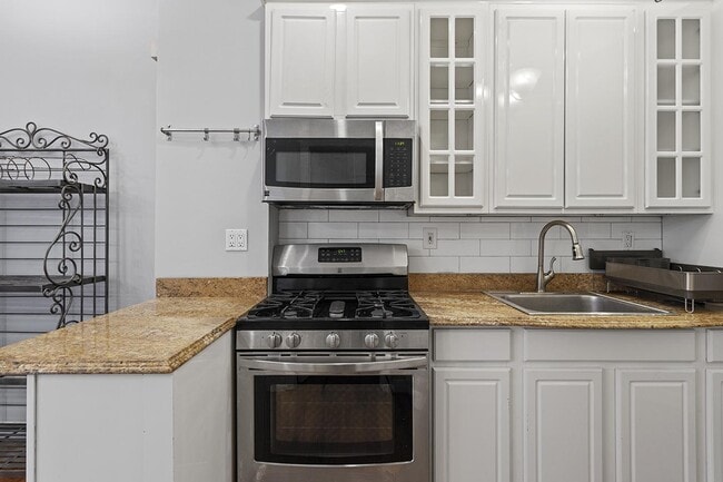 Building Photo - Upscale Bushwick apartment 2 blocks from L Line