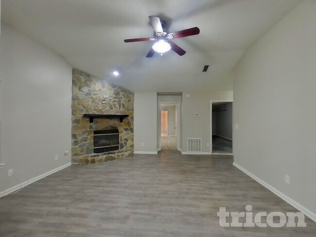 Building Photo - 341 Silent Brook Trail