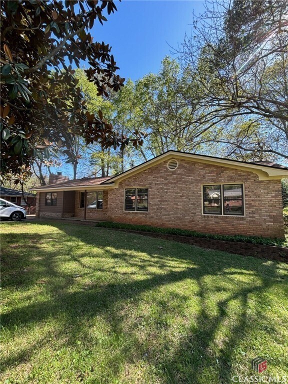 Building Photo - 125 Hunt Rd