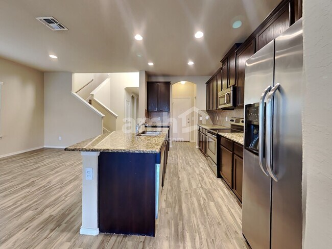 Foto del edificio - 10450 Rosewood Creek