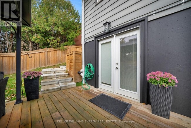 Building Photo - 458 Crestwood Dr