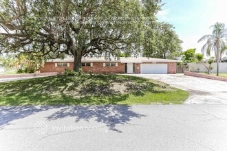 Building Photo - 650 NE 5th St