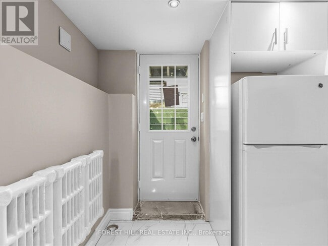 Building Photo - 12 Salem Ave