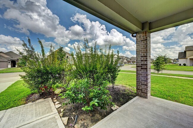 Foto del edificio - 3303 Owl Hollow Dr