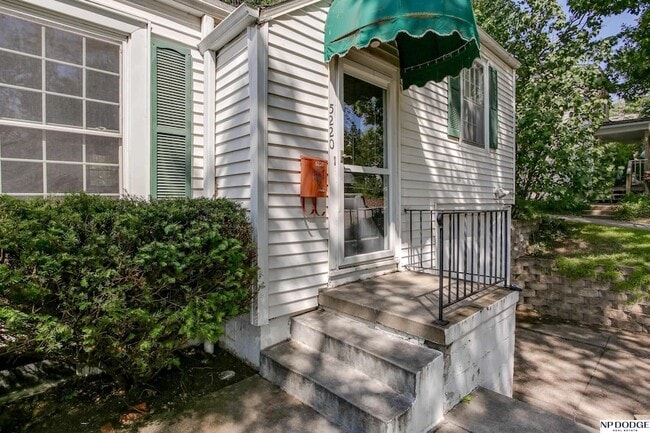 Building Photo - 5220 Mason St