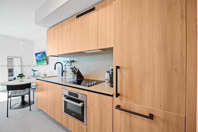 Foto del edificio - 121 NE 5th St