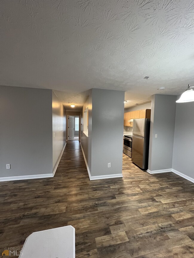 Building Photo - 2201 Fairington Ridge Cir