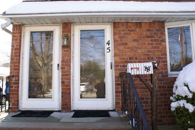 Building Photo - 45 Cherry Ln
