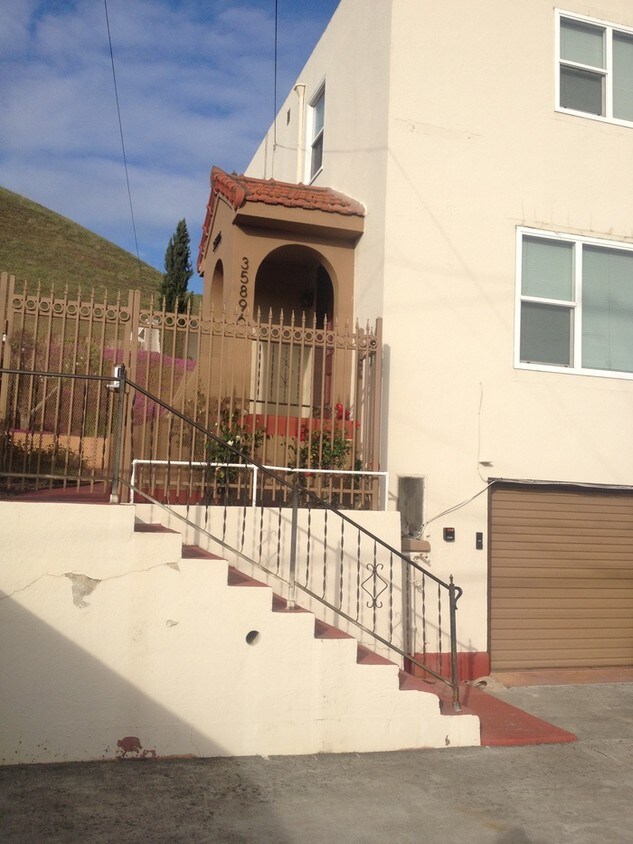 Primary Photo - 3 Bedroom, 1 Bath with 2 car Garage