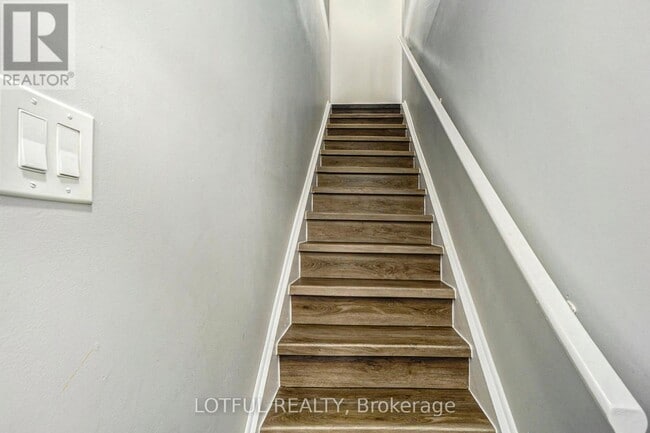 Building Photo - 725 Alesther St