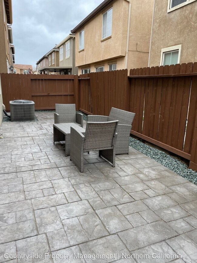 Foto del edificio - 4 br, 3 bath House - 3845 Lookout Drive
