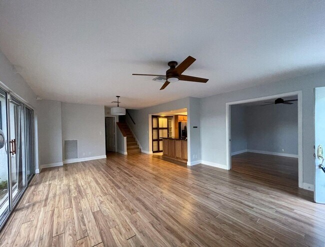 Building Photo - 11551 Winchester Drive, Palm Beach Gardens...