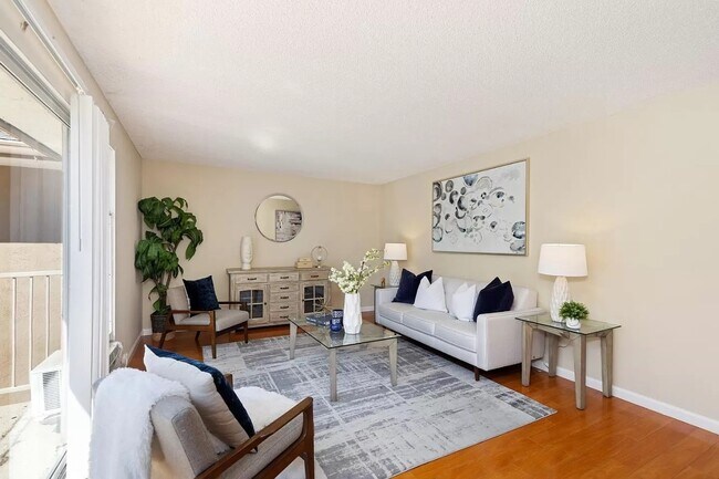 Building Photo - 2755 Country Dr