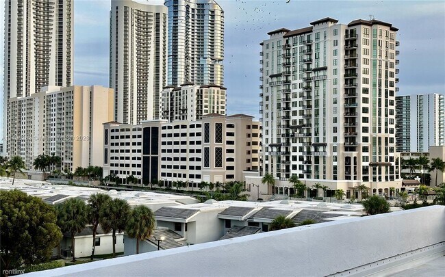 Building Photo - 3 br, 2.5 bath House - 355 Poinciana Dr # ...