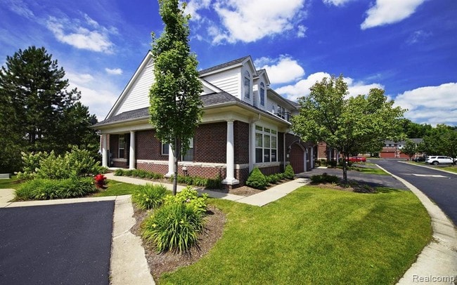 Building Photo - 7246 Gateway Dr