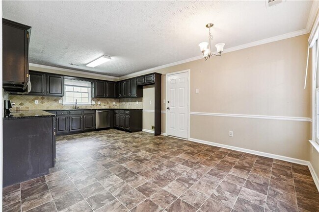 Building Photo - 1425 Shamrock Hill Cir