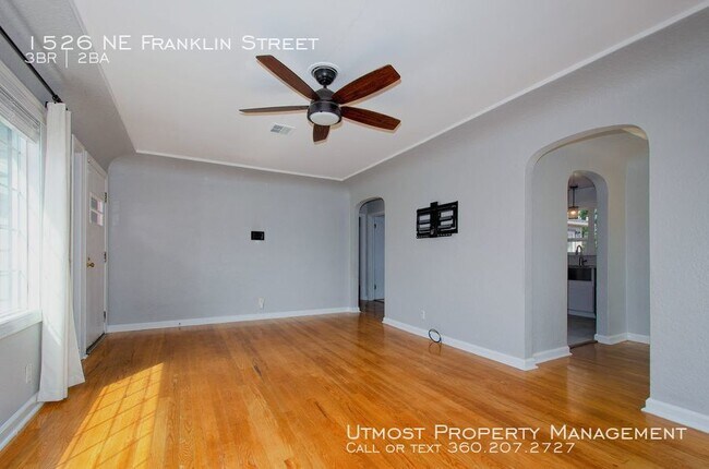 Building Photo - 1526 NE Franklin St