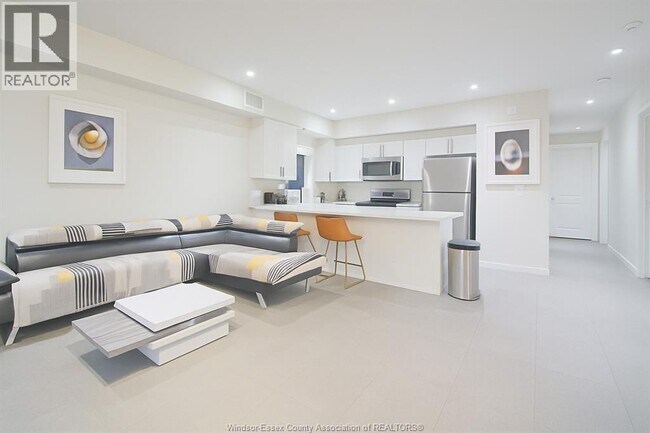 Photo du bâtiment - 233 Watson Ave