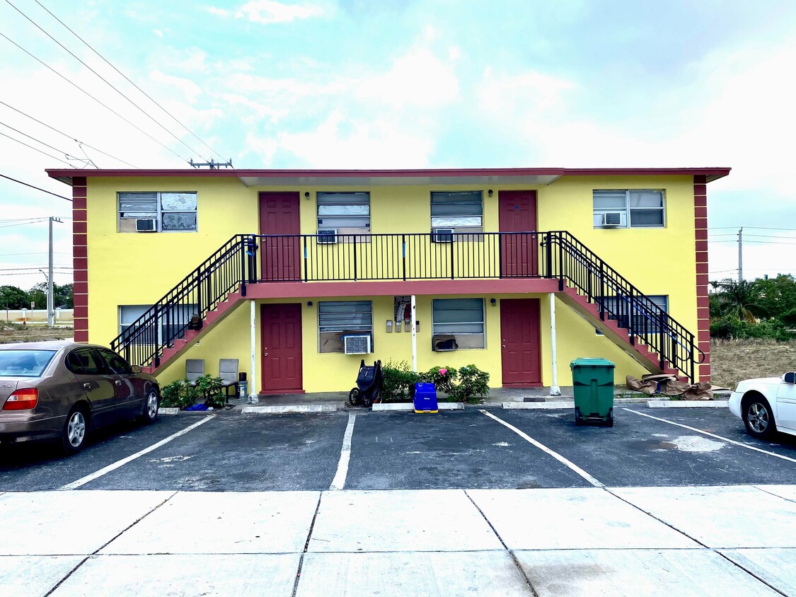 Primary Photo - 901 W 9th St