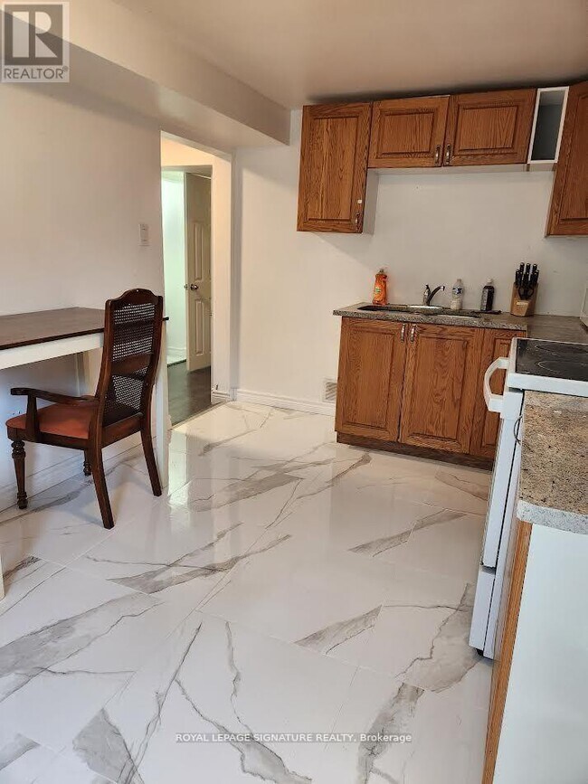 Photo du bâtiment - 406 Tamarack Dr