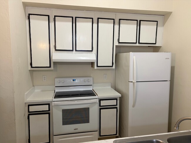 Building Photo - 1812 W Tharpe St