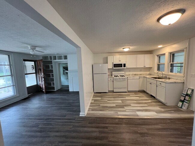 Foto del edificio - 115 E Cottage Grove Ave