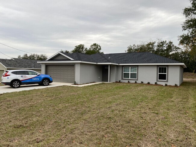 Building Photo - Custom Home - Desirable SE Ocala Neighborh...