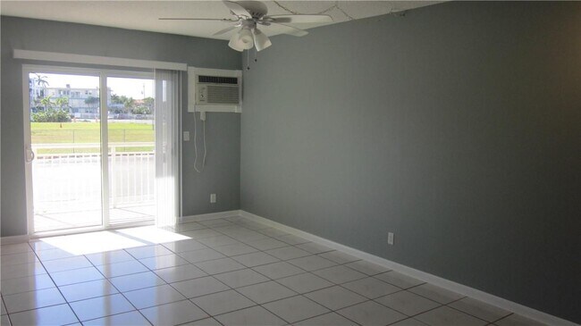 Foto del edificio - 720 Orton Ave