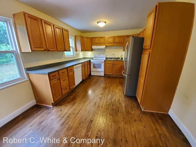 Building Photo - 3 br, 1.5 bath House - 177 East Ridge Road