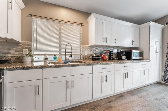 Building Photo - 6669 Lucky Strike Way