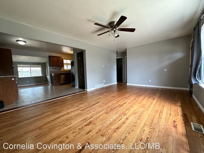 Building Photo - 4 br, 2 bath House - 166 Grinnell St.