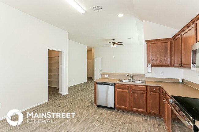 Foto del edificio - 6356 Stone Lake Ct