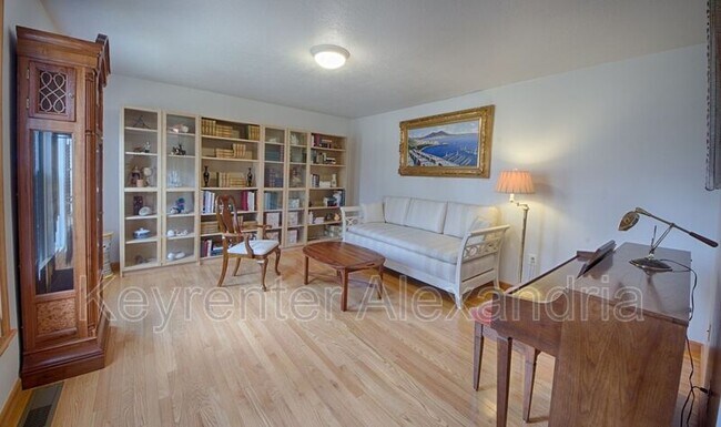Building Photo - 15797 Moncure Dr