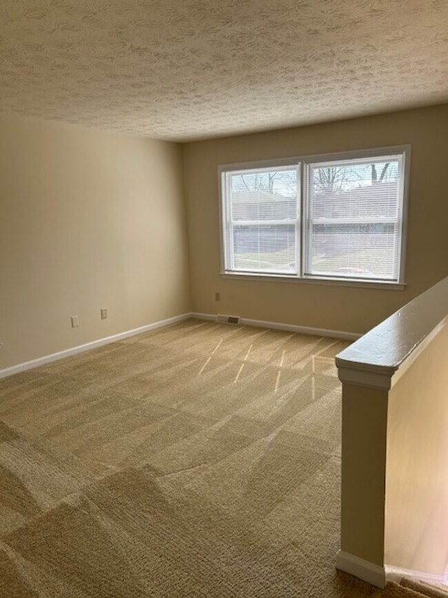 Building Photo - Welcome Home to East Hills!               ...