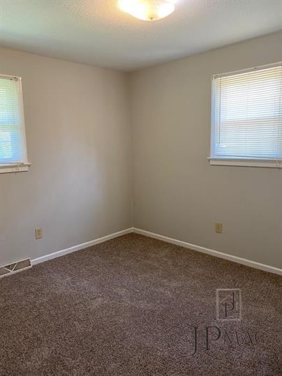 Building Photo - 2/1 Duplex in Taylors