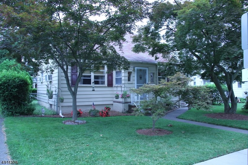 Primary Photo - 72 Warren St