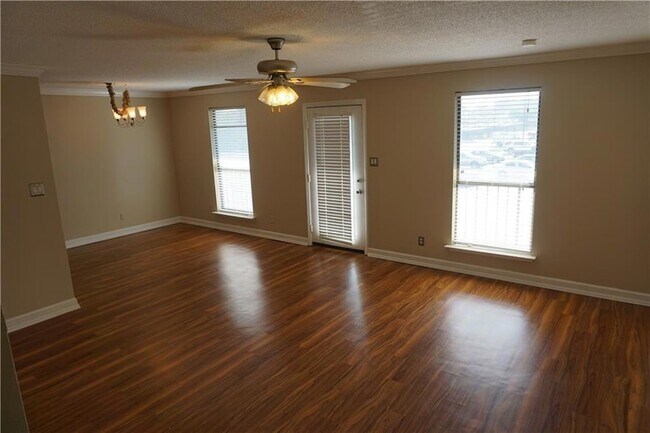 Foto del edificio - 1444 Carrollton Ave