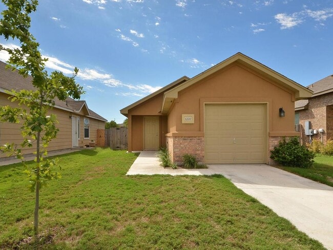 Building Photo - 1200 Brendon Lee Lane