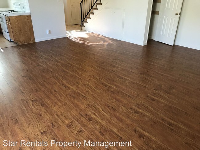 Building Photo - 3 br, 1.5 bath Apartment - 990 EL CAMINO