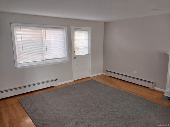 Building Photo - 311 Gainsborg Ave E