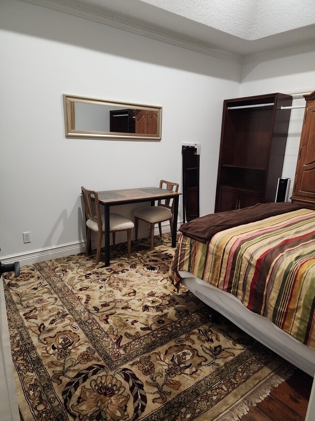 Photo - 123 Steeplechase Dr House