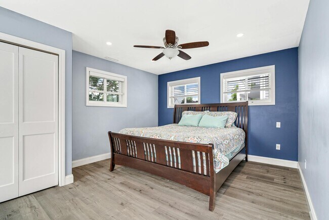 Primary with King Bed - 11 Waterbury Ave
