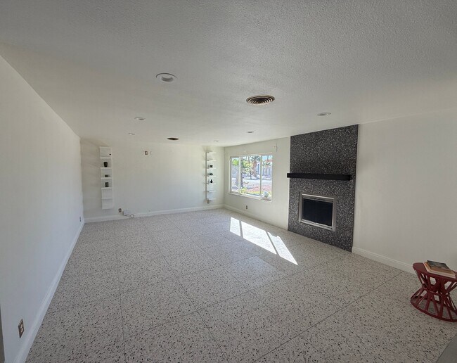 Foto del edificio - 1662 Sombrero Dr