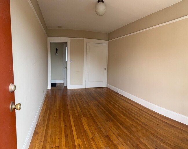 Photo - 4426 Shafter Ave Apartment