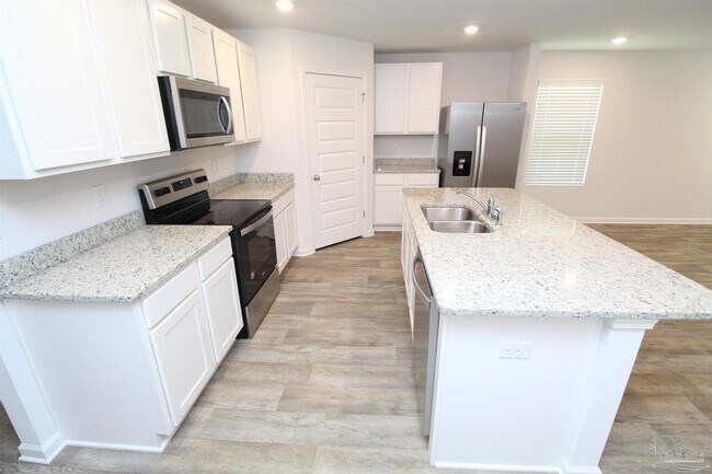 Foto del edificio - 7818 Lakeside Oaks Dr
