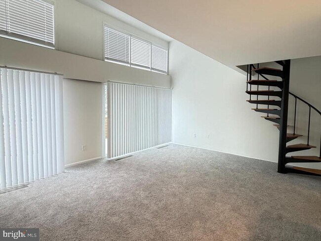 Foto del edificio - 5485 Harpers Farm Rd