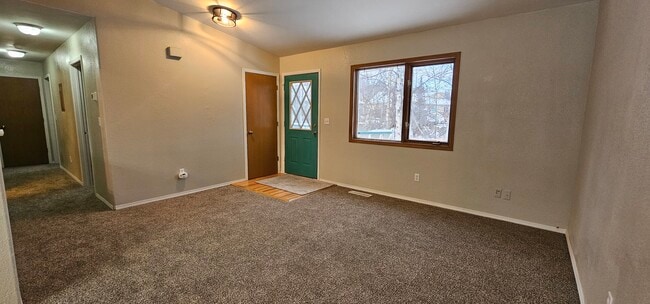 Building Photo - 1352 N Pioneer Peak Dr